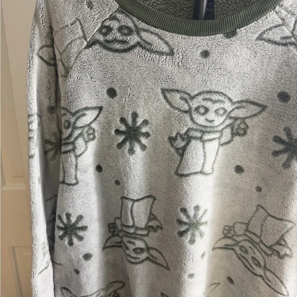 Star Wars Gray and Olive Crewneck Sweater with The Child Pattern  Size XXL